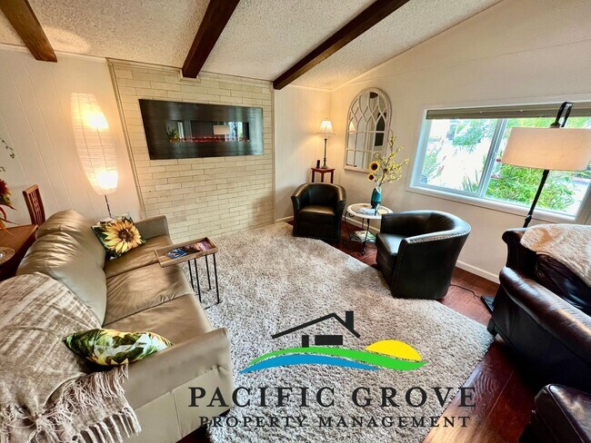 Building Photo - Lovely Monarch Pines age 55 and Older Furnished Home Available January of 2026!