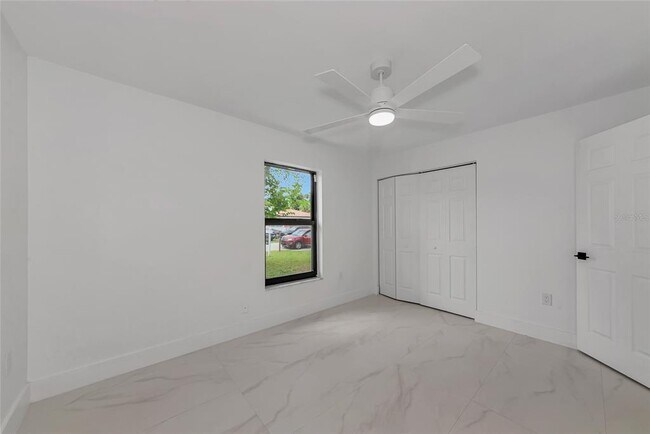 Building Photo - 1658 Ridgewood Ln