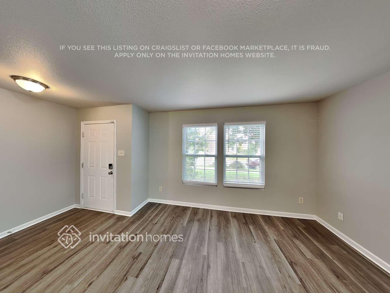 Building Photo - 952 Littleton Dr