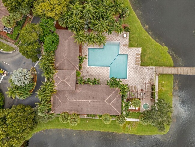 Building Photo - 2464 Centergate Dr