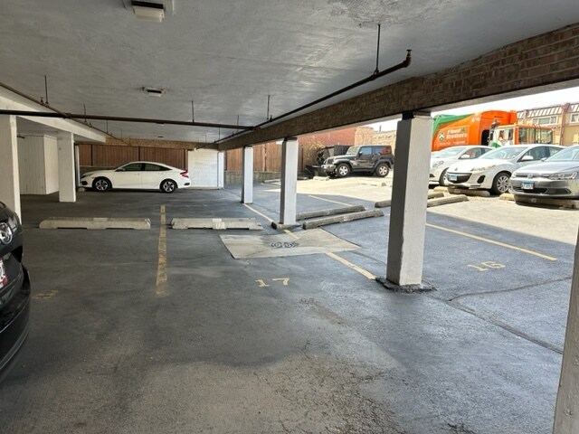 Building Photo - 1750 N Mohawk St