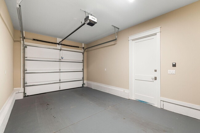 Building Photo - 91 Heartwood St