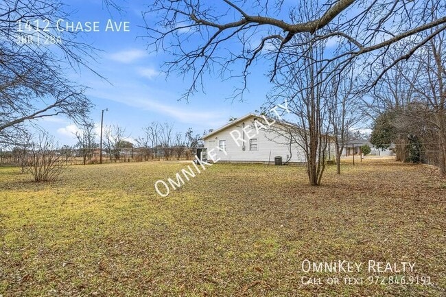 Building Photo - 1412 Chase Ave