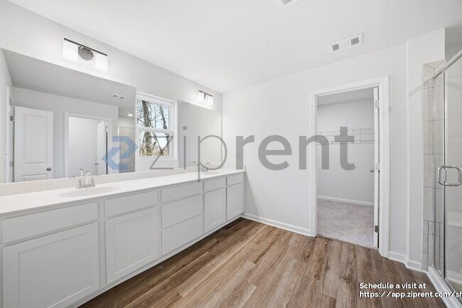 Building Photo - 1127 2nd St NW