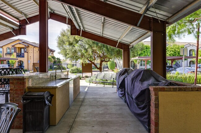 Building Photo - 140 Ivy Ave