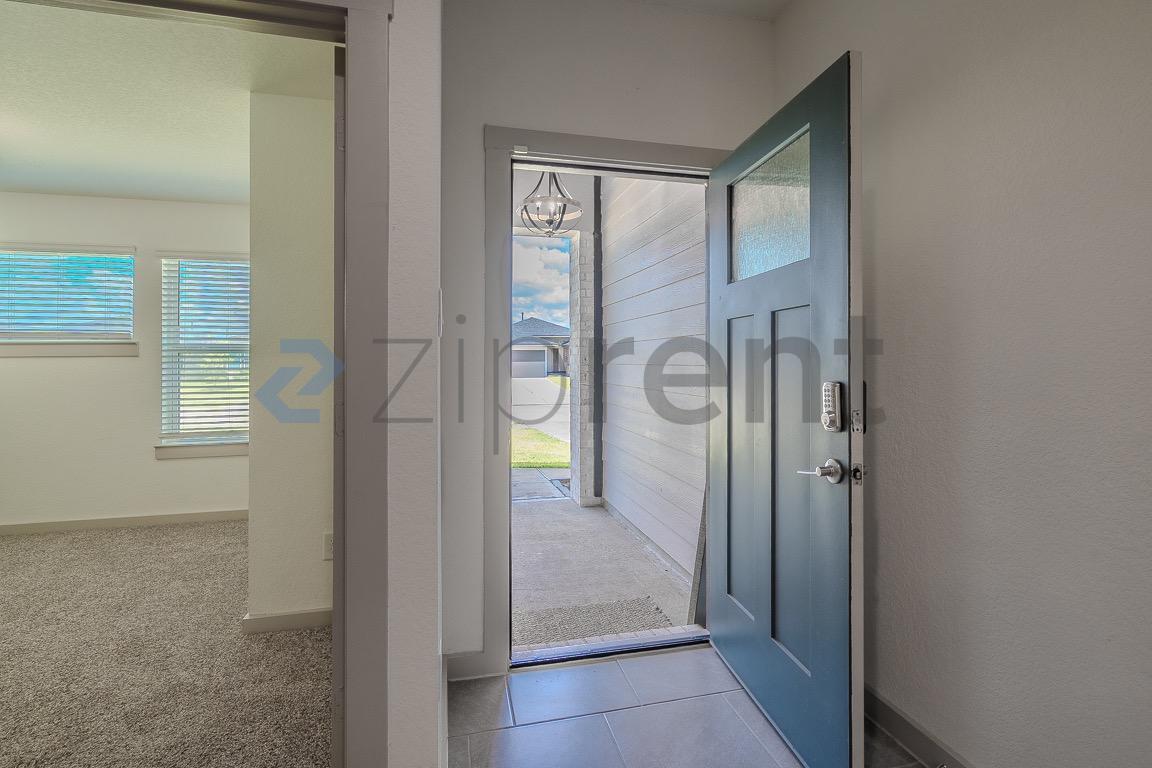 Building Photo - Unit