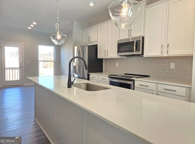 Building Photo - 341 Skylar Ct SE