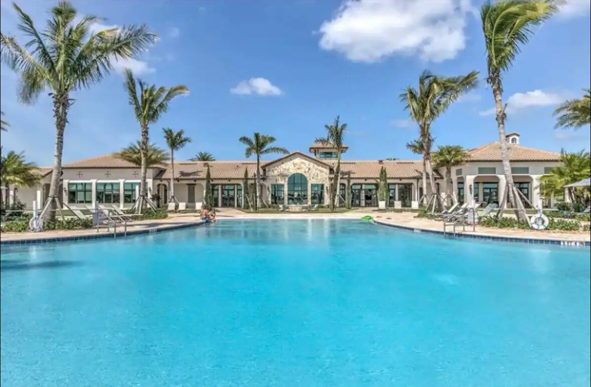 Pool - 681 Maraviya Blvd