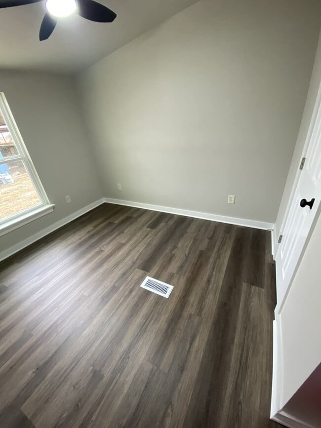 Building Photo - 151 Sherwood Dr