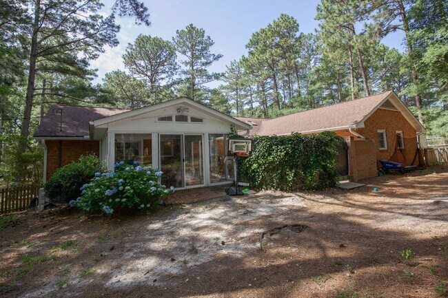Building Photo - 3 bedroom home in Southern Pines