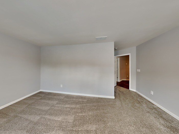 Building Photo - 755 Earlham Dr