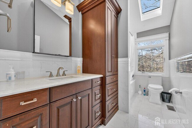 Building Photo - 2289 Brookside Dr