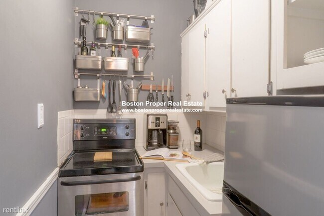 Building Photo - Studio, 1 bath  - 371 Beacon St apt 3