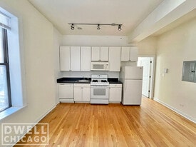 Building Photo - 4750 N Sheridan Rd