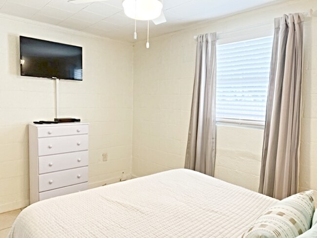 Building Photo - 9092 W Fort Island Trail