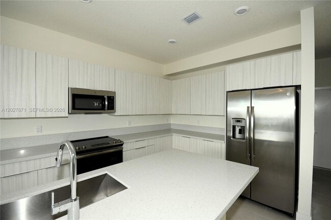 Building Photo - 4700 NW 84th Ave