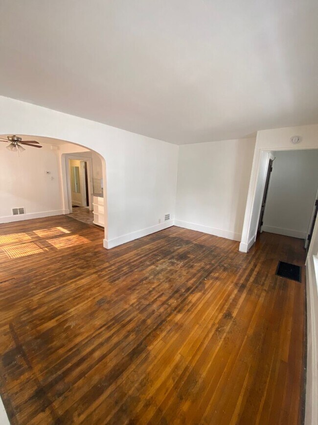 Building Photo - 511 Shirley Ave