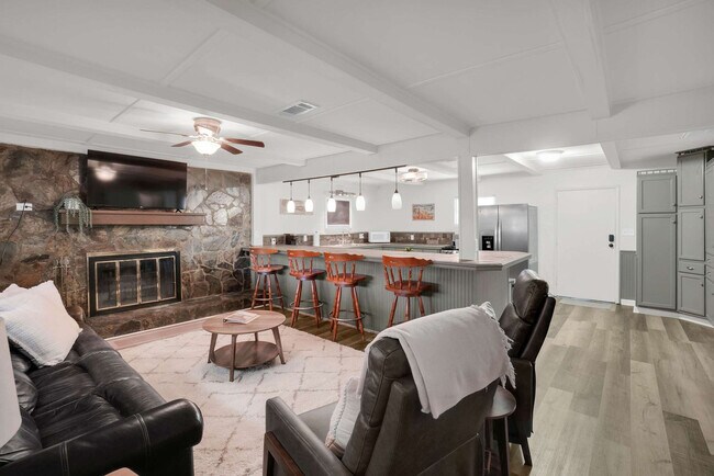 Building Photo - 115 Hale Loop