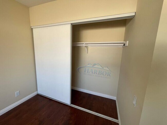 Building Photo - 356 Miraleste Dr