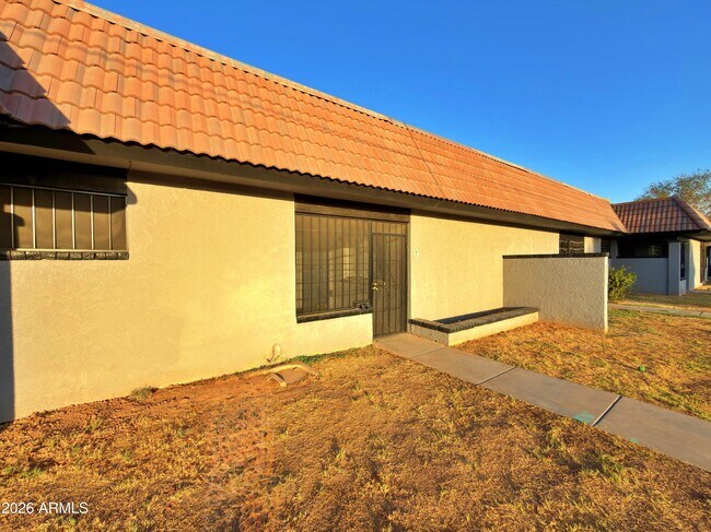 Building Photo - 9033 W Elm St
