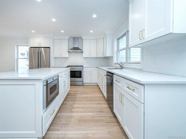 Building Photo - 35 Dunwood Rd