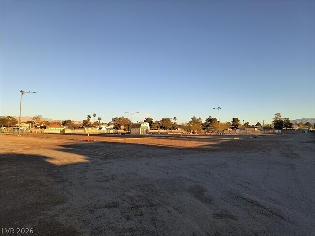 Building Photo - 5805 Pso Montana