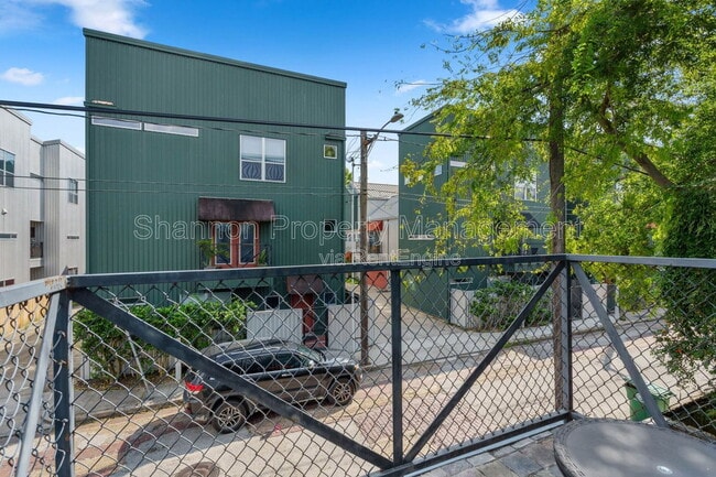 Building Photo - 906 Andrews St