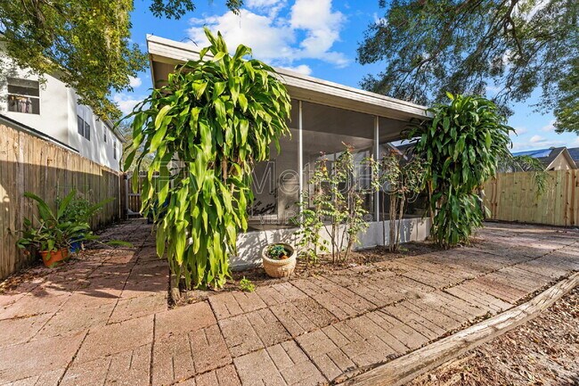 Building Photo - 5232 Mango Fruit St