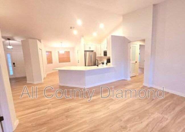 Building Photo - 126 Covington St