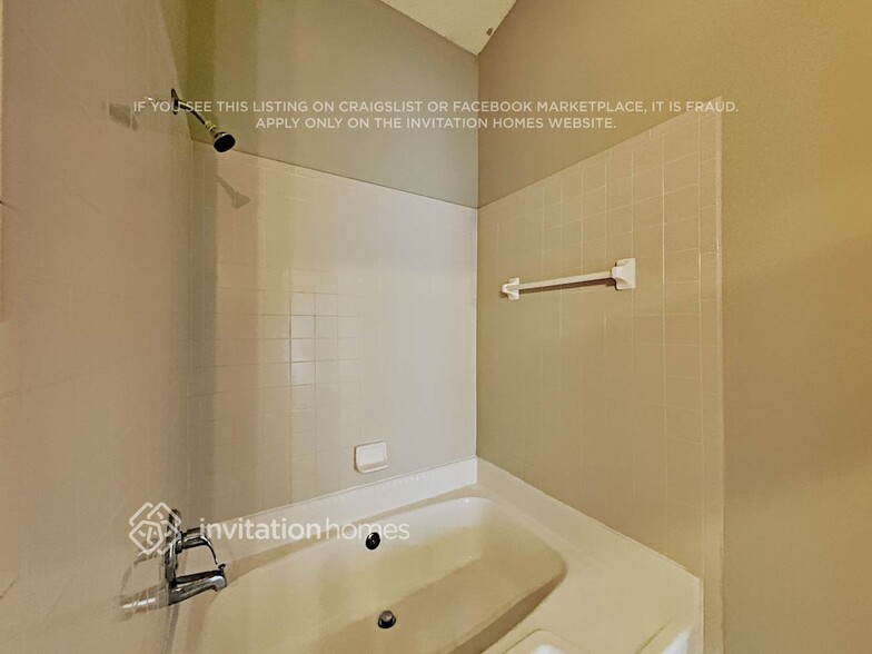 Building Photo - 4704 Bloom Dr