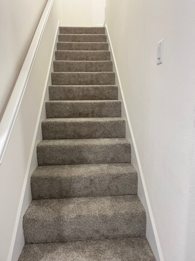 Building Photo - 3201 SW Lovely Ln