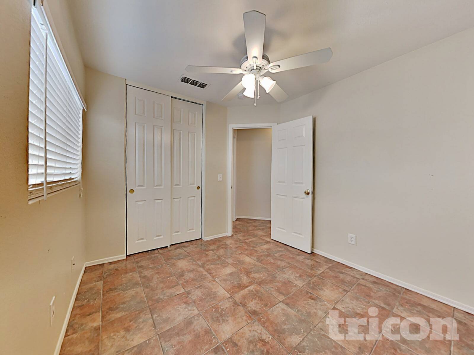 Building Photo - 11519 W Windrose Ave