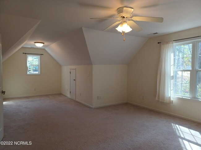 Building Photo - 3 Glen Eagles Ln