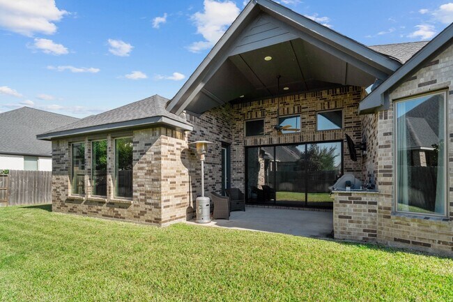 Building Photo - 2210 Bristlegrass Dr