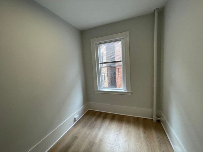 Building Photo - Incredible 3 bedroom apartment - Beacon Hill