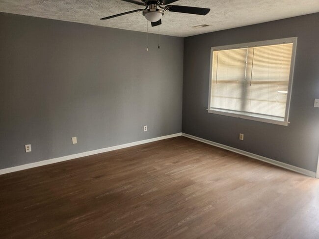 Building Photo - 506 Johnson St