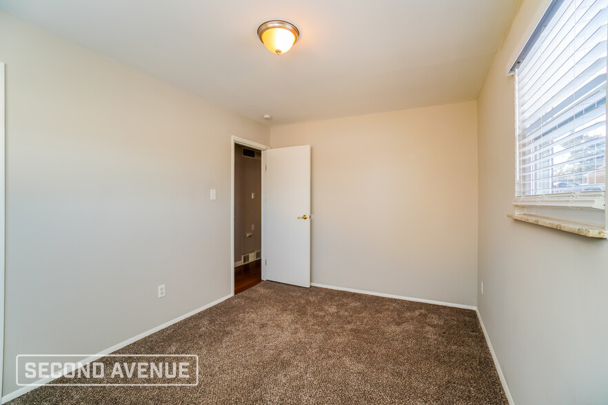 Building Photo - 105 Rockwood Ave