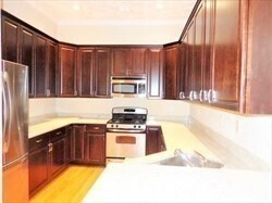 Building Photo - 215 Harvard St