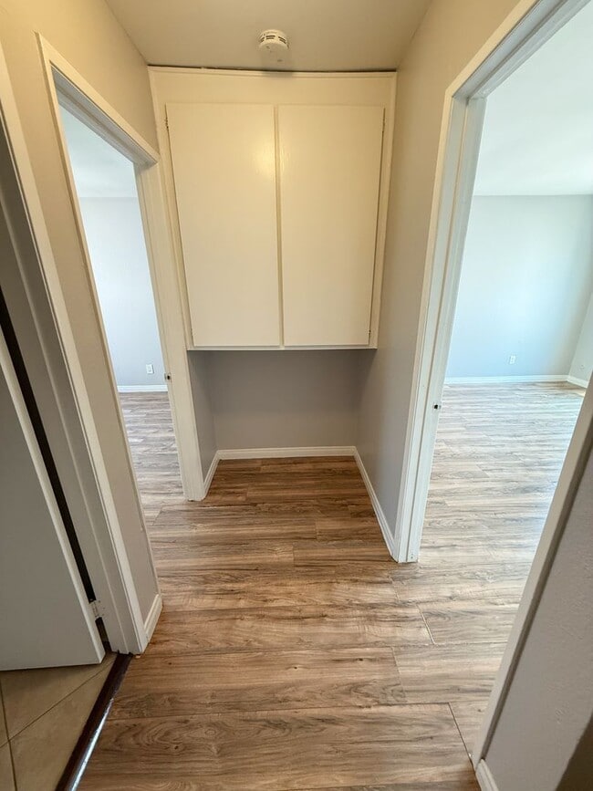 Building Photo - 2 Bed 1.5 Bath Townhome in Colusa Terrace ...