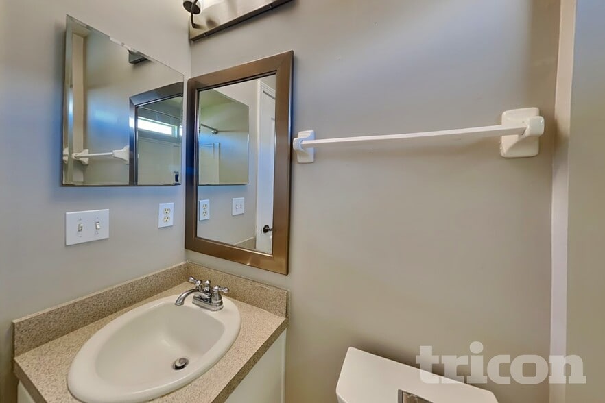 Building Photo - 45512 Ingleham Cir