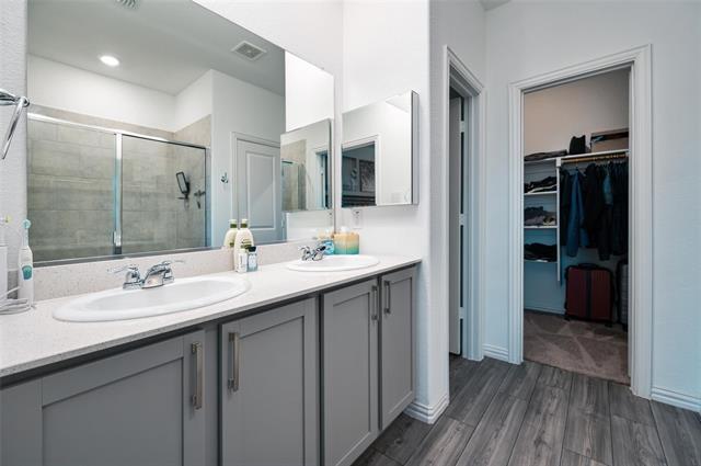 Building Photo - 635 Beltrand Ln