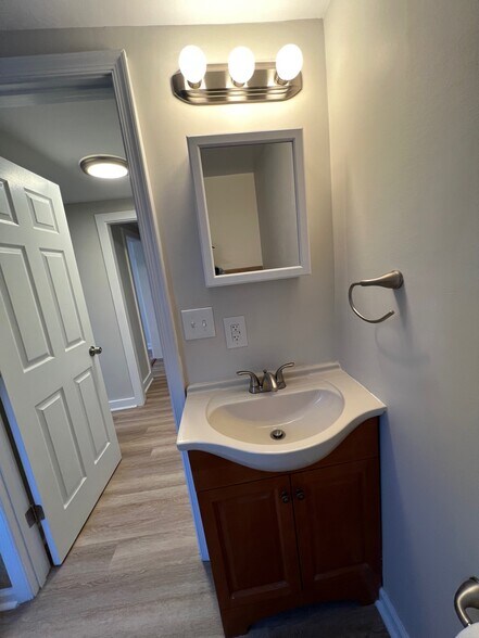 Building Photo - 419 N Market St