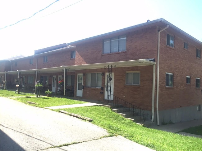 Primary Photo - Raytown Townhomes