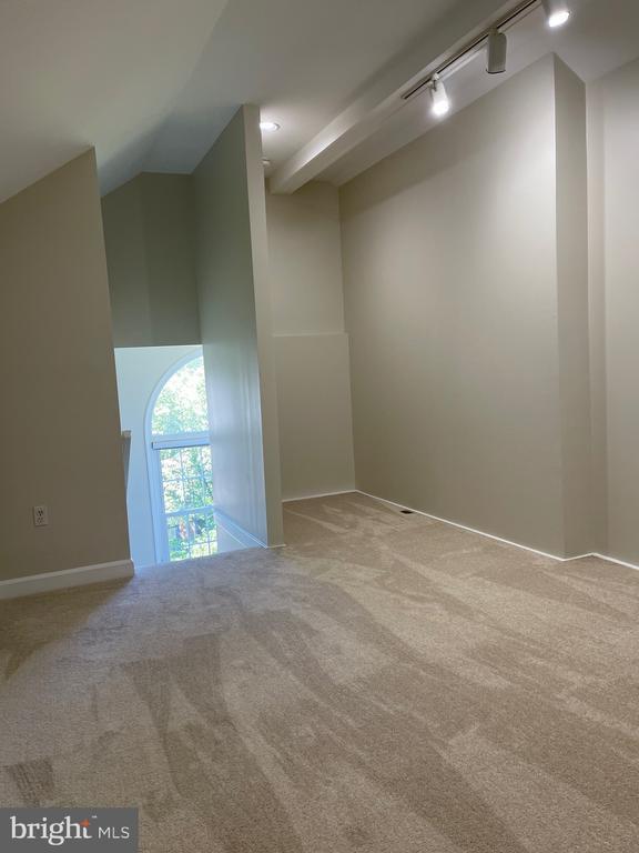 Building Photo - 9715 Whitley Park Pl