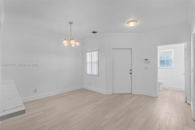 Building Photo - 136 SW 169th Ave