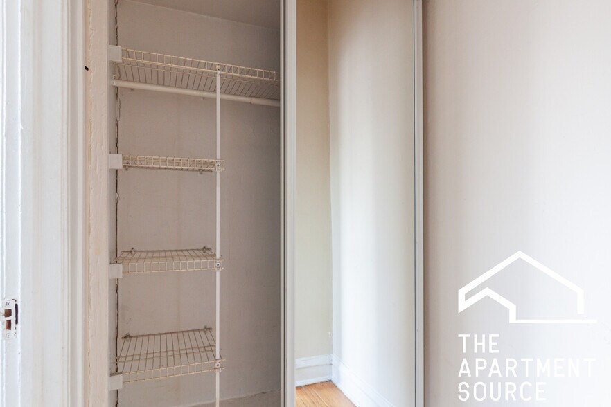 Building Photo - 1154 N Dearborn St