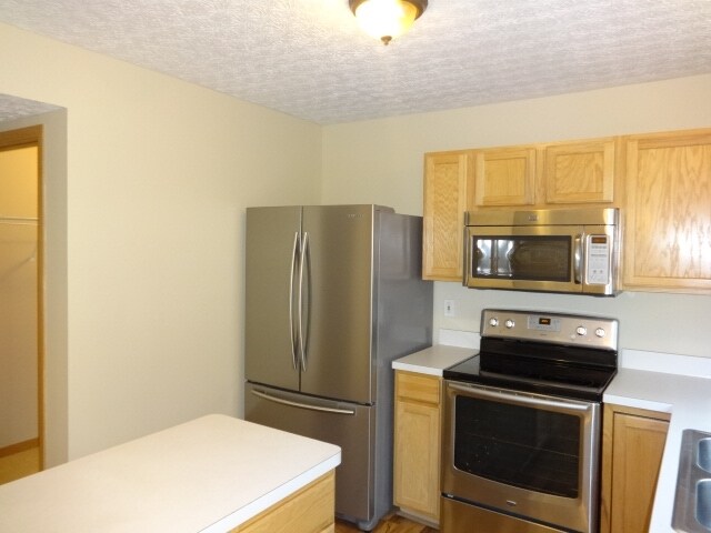 Building Photo - 256 Westedge Ct