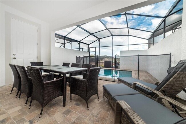 Building Photo - 1529 Carey Palm Cir