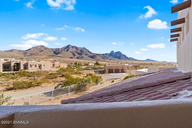 Building Photo - $500 off first months rent, Beautiful Home...