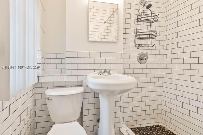 Building Photo - 259 NE 56th St